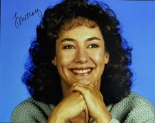 LAURIE METCALF SIGNED 8x10 PHOTO ROSEANNE TV SHOW AUTOGRAPH COA