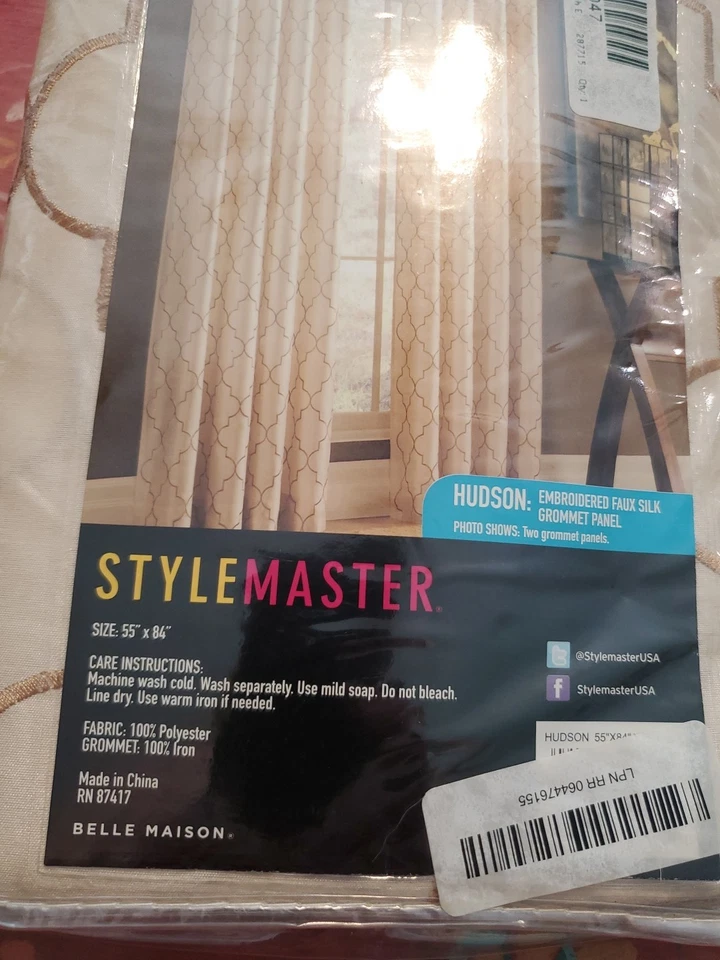 Panel de cortina de seda sintética bordado de lujo con ojal de metal 55" X 84" Hudson Foto 3 de 4