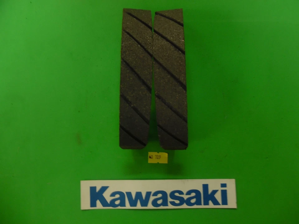 ZAPATOS DE FRENO DELANTEROS 40-709 EMGO KAWASAKI/SUZUKI ATV 719 NUEVOS RANURADOS Foto 2 de 2