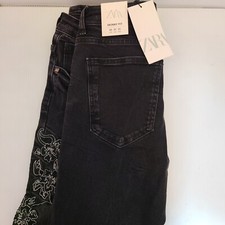 ZARA FLORAL EMBROIDERED JEANS BLACK 0905/410