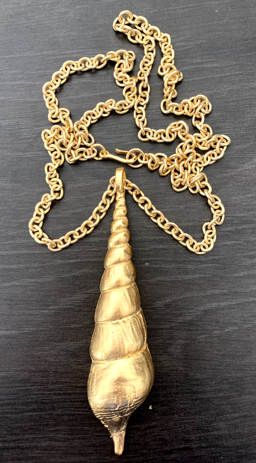 Kenneth Jay Lane Gold Tone Shell Pendant Necklace - image 6