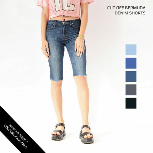 GRADE A LEVIS VINTAGE WOMENS BERMUDA 