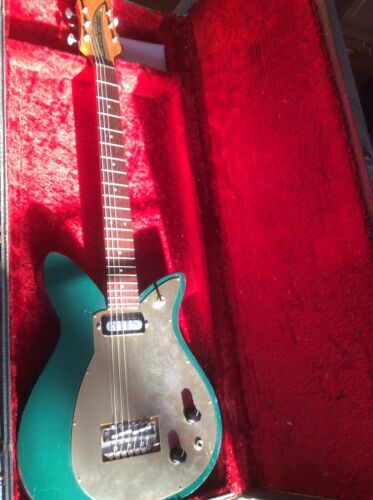 Rickenbacker 01121 Trapeze Tailpiece For 6 and 12-String Guitars