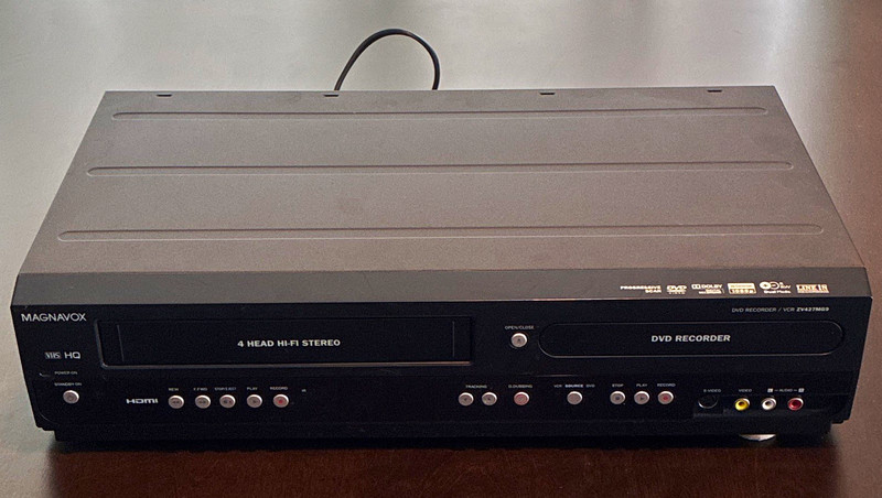 Magnavox ZV427MG9 VHS DVD Recorder Combo HDMI VCR Parts/Repair (Powers On)