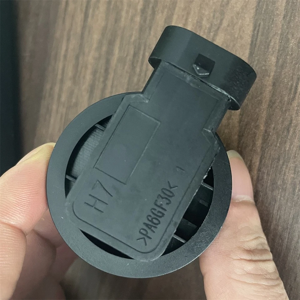 NEW Car Headlights Lamp Holder H7 Bulb Socket Replacement For Ford F-MAX - Image 4 of 4