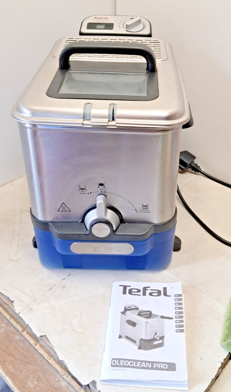 Tefal Oleoclean Pro, 3.5L Oil Capacity, Patented Filtration System, Easy to Clea
