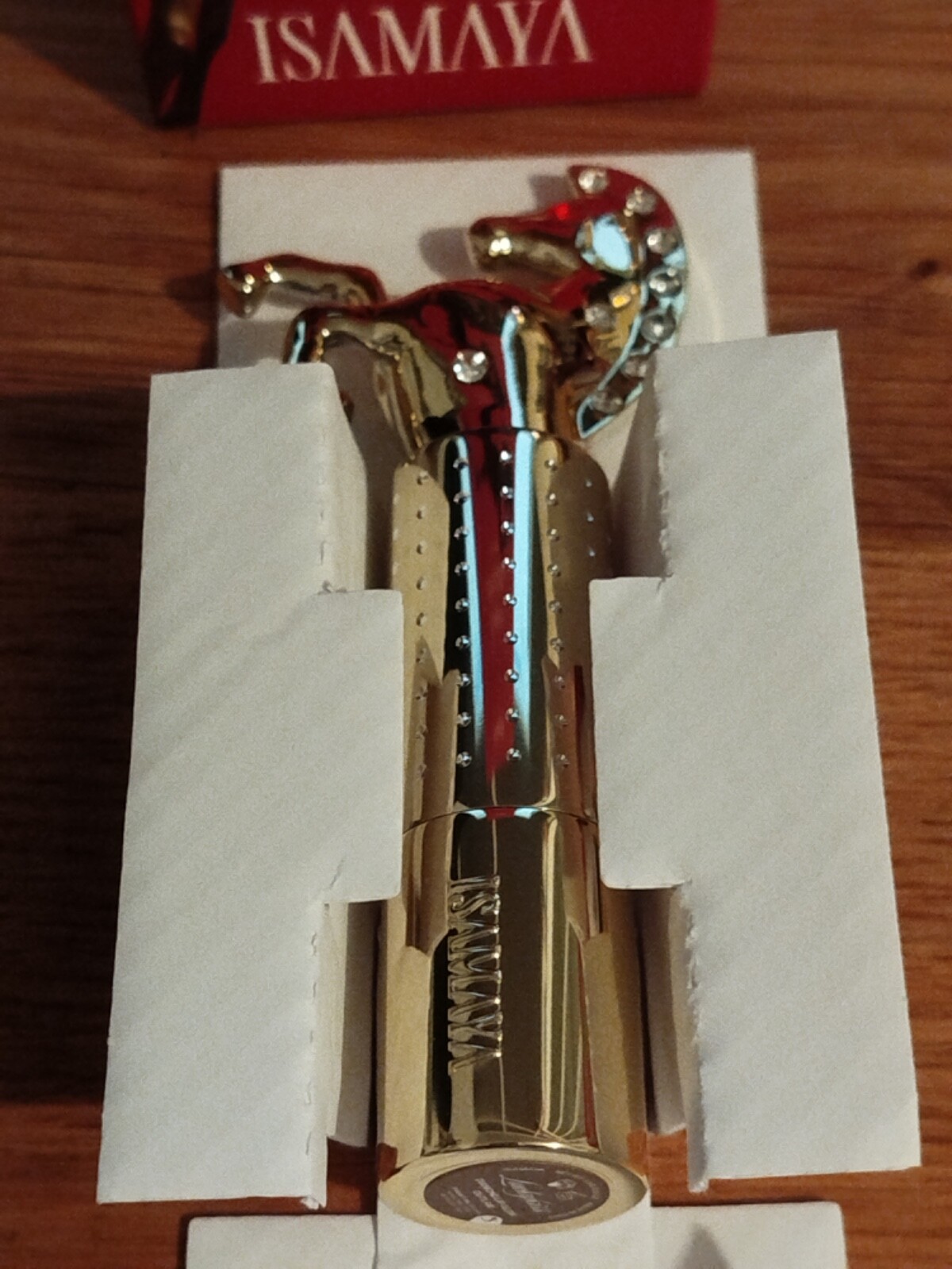 Isamaya Luckykiss Outlaw repulpez vos lèvres gercées avec ce soin brillant diamant