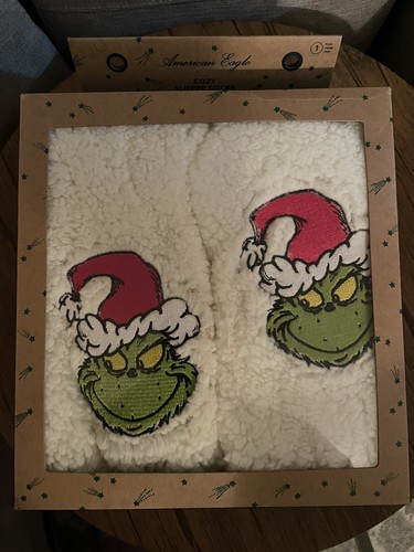 American Eagle Grinch Slipper Socks ❤️💚❤️💚 | eBay