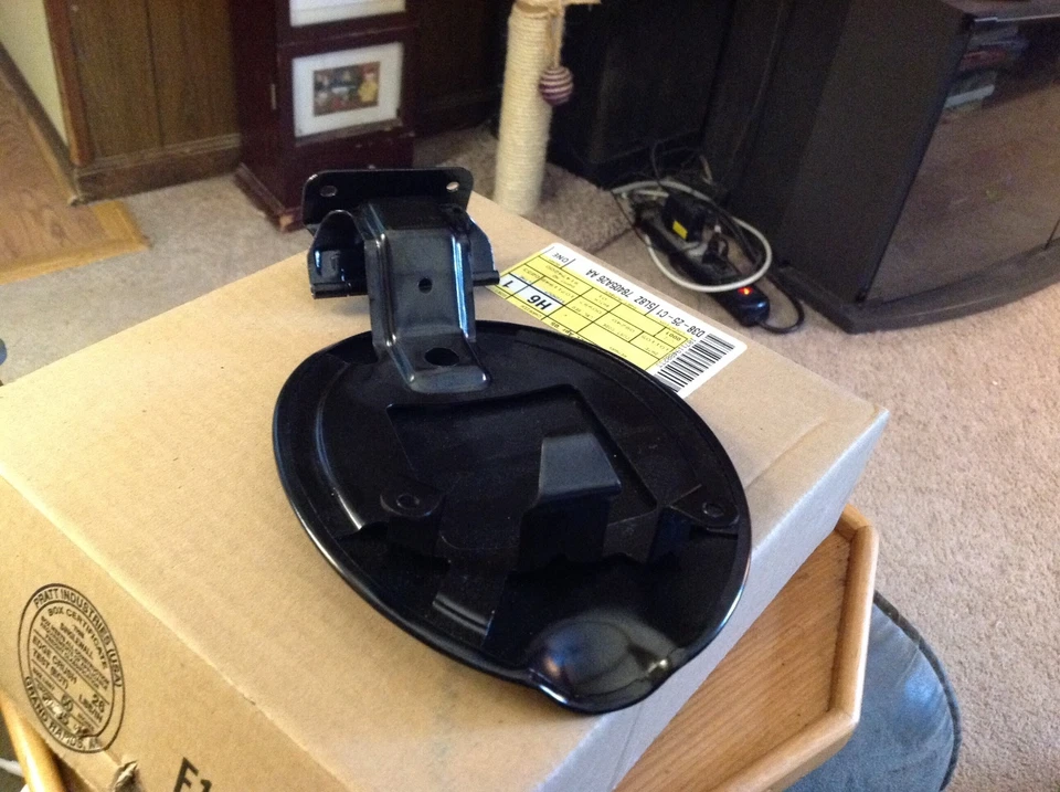 Puerta de combustible nueva OEM FORD 2005 2006 2007 ESCAPE & MERCURY MARINER Foto 4 de 4