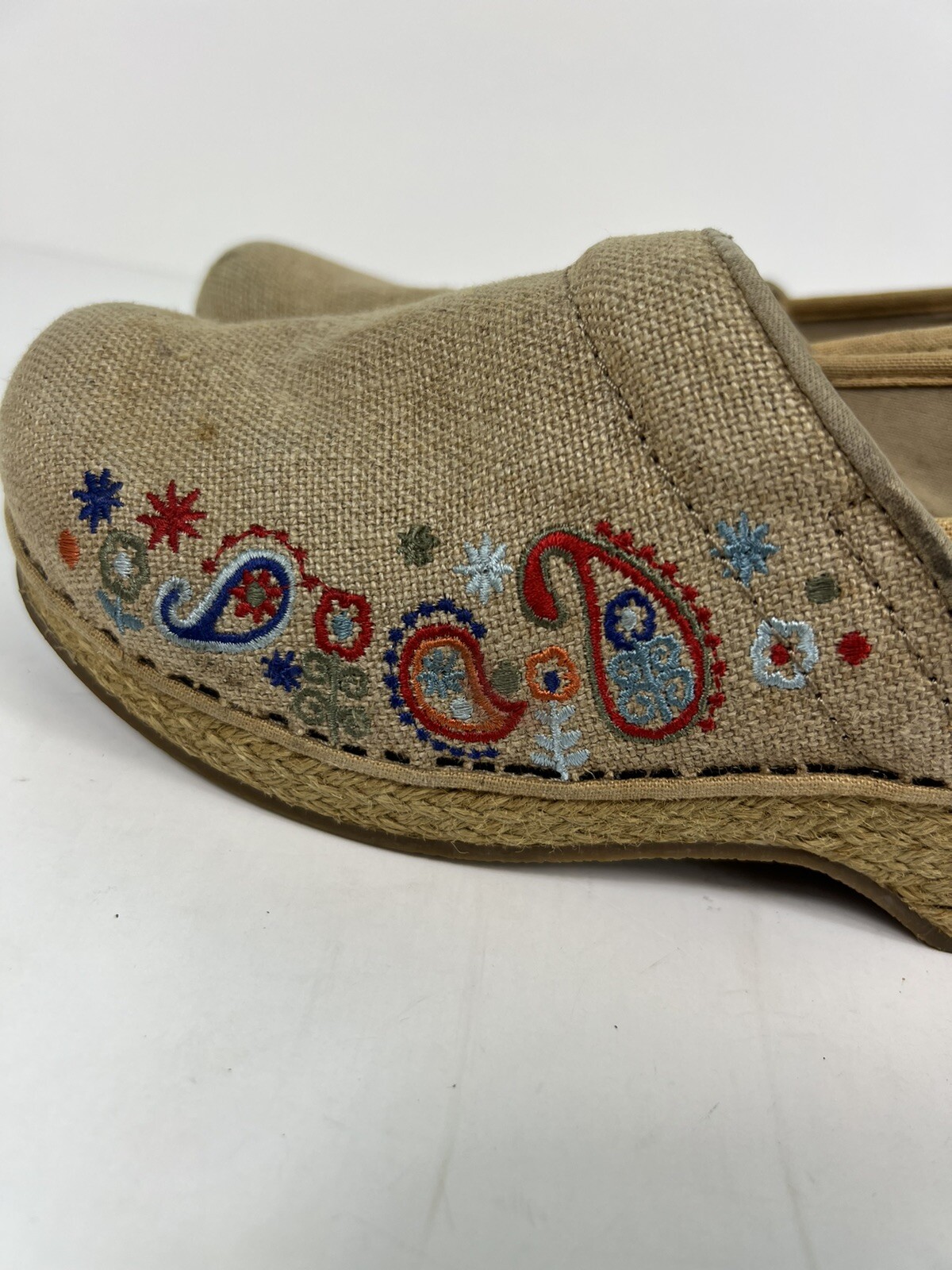 DANSKO VEGAN Jute Embroidered Floral Paisley Clogs Si… Gem