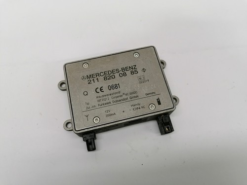 Mercedes W169 - Steuergerät Antenne Antennenverstärker   2118200885 (02)