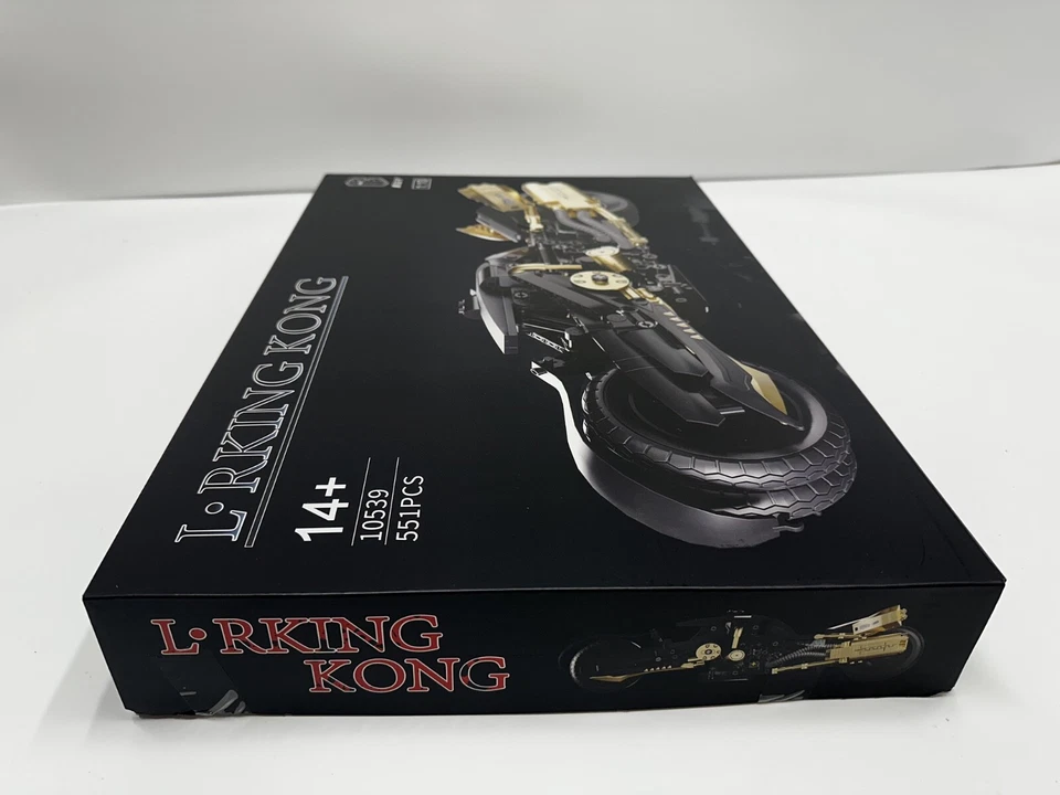 K Box 10539 Final Fantasy VII Motorcycle Collectible Motor Bike 1:10 Scale Set - Image 3 of 4