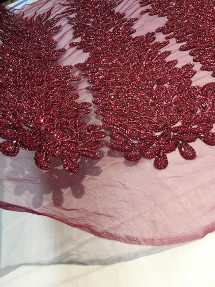 Borgoña Pavo Real Lentejuelas Gema Cuentas Malla Vestidos Lencería Tela VENDIDO POR EL PANEL Foto 4 de 4
