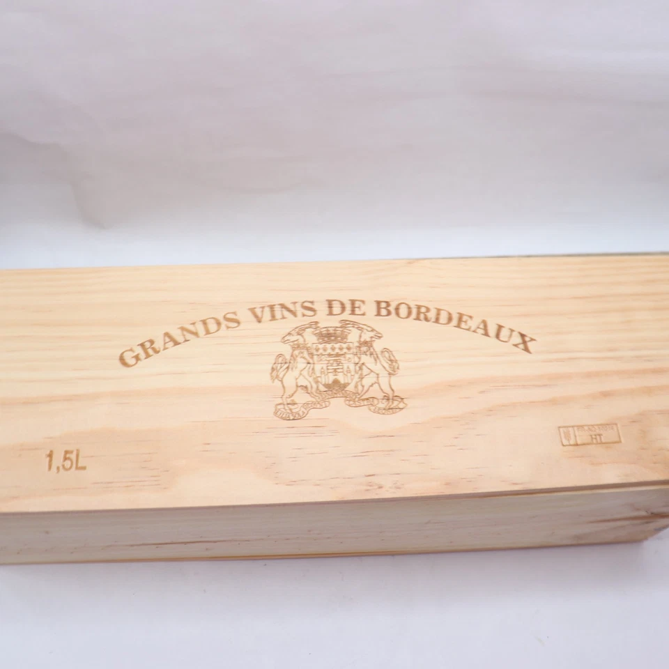 Vino Tinto 1.5L 15-1/4"L x 5"W x 5-3/4"H Sin Caja de Botella de Vino Solo Foto 2 de 4