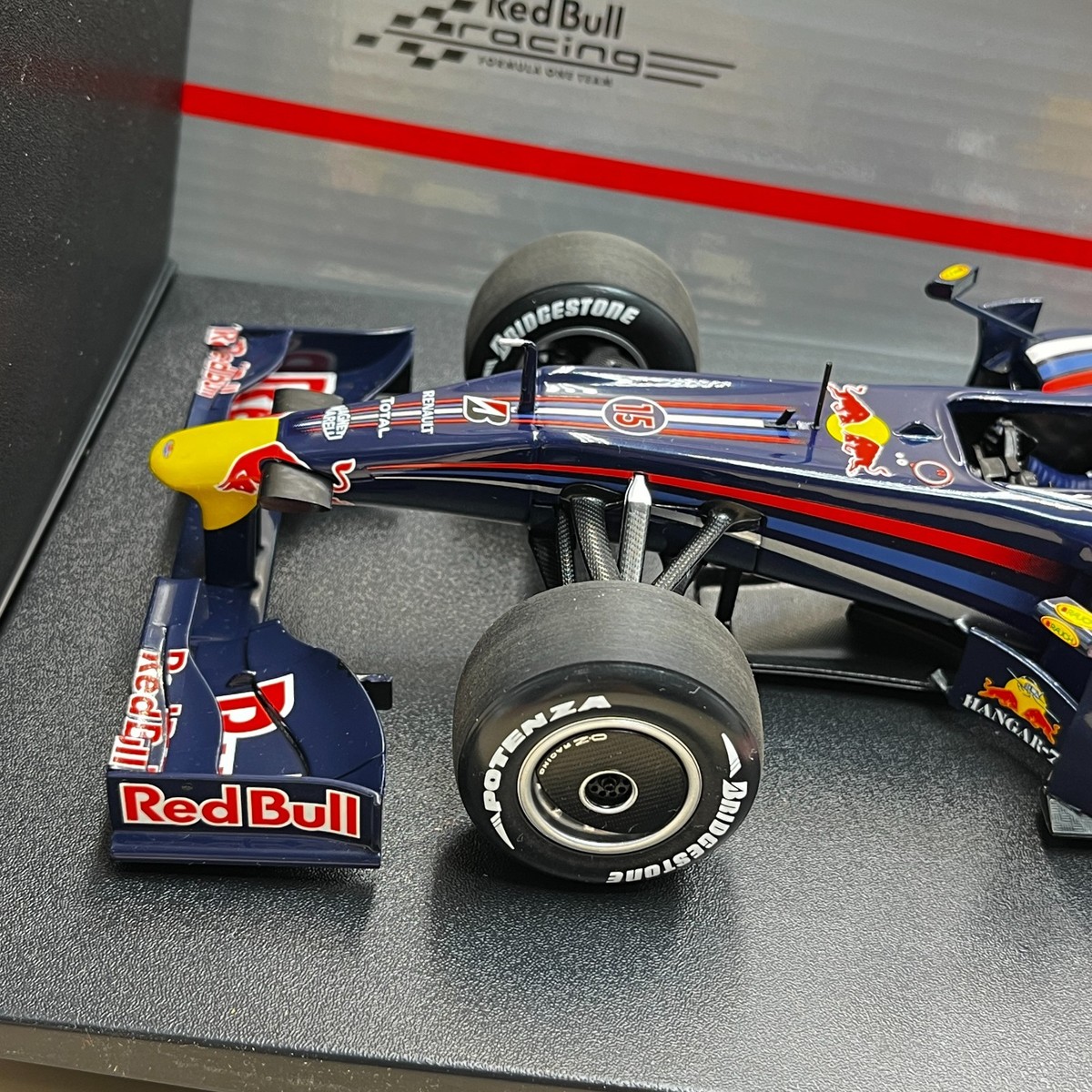 MINICHAMPS 1/18 Red Bull Racing RB5 Sebastian Vettel #15 2009