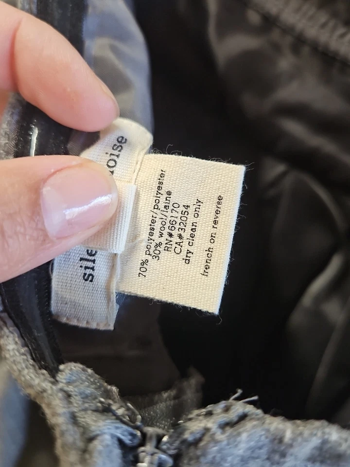 Vestido Silence + Noise sin tirantes grande para mujer gris plisado 30 % lana Foto 3 de 4