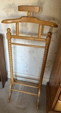 Vintage Gentlemans Dumb Valet Suit Hanger - Beech Wood Retro Chic 1960’s