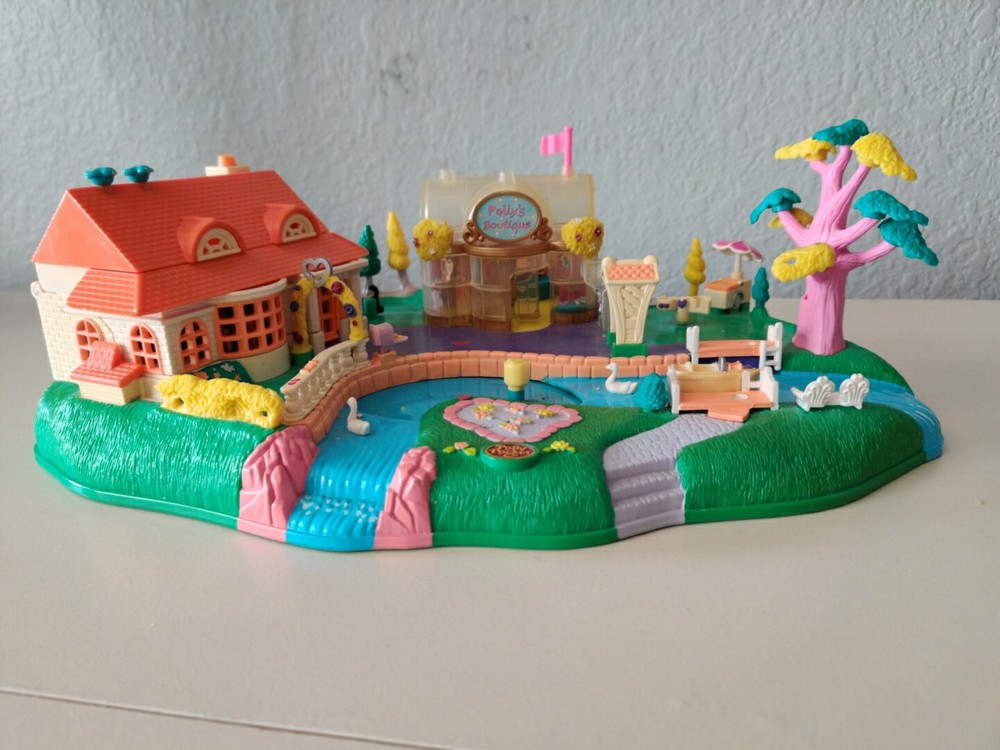 1996 Bluebird Polly Pocket Polly’s Magical Movin Pollyville