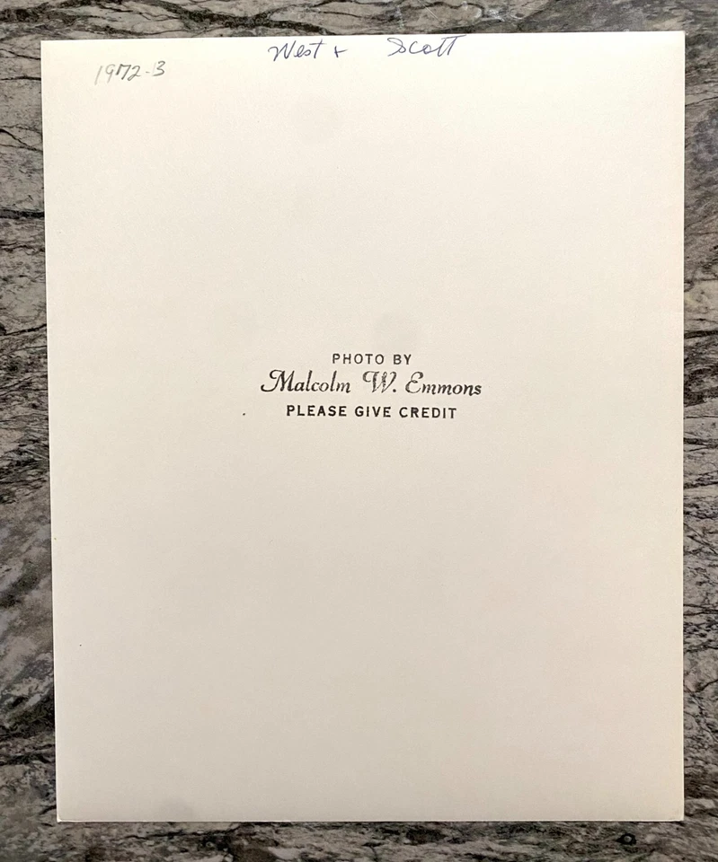 Foto original de Jerry West 1972-73 "West's Defensive Mastery" tipo 1 de M. Emmons Foto 2 de 2