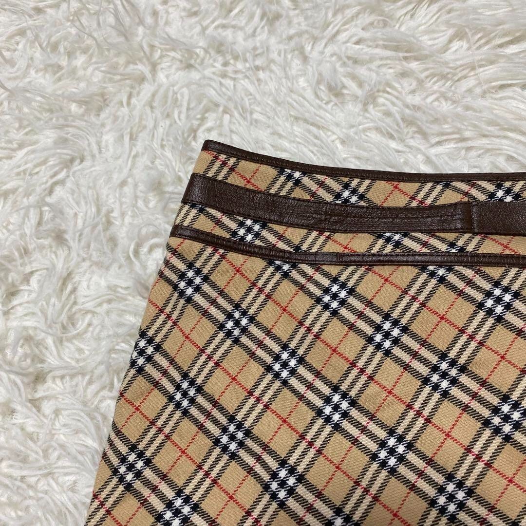 BURBERRY BLUE LABEL Nova Check beige Skirt Belt Docking Gold