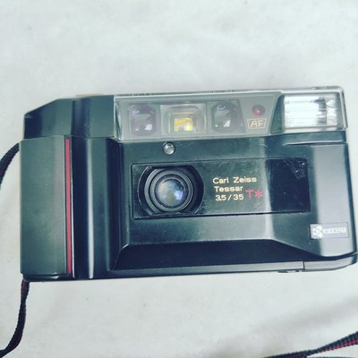 Vintage Kyocera TD Yashica T2 D Carl Zeiss Tessar T 35mm F3.5