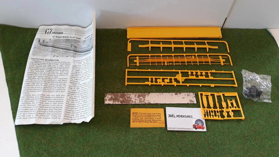 MAQUETTE plastique a monter 1/87 TRAIN HO 75'TOFC FLAT CAR WALTHERS TTX 932-3957 - Photo 2/3
