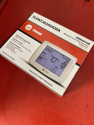 Trane TCONT203AS42MA Universal Programmable Thermostat