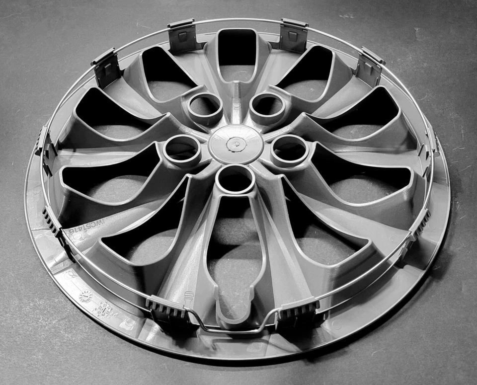 One New Wheel Cover Hubcap Fits 2015-2017 Toyota Camry 16" Silver # 514-16S Foto 3 de 4