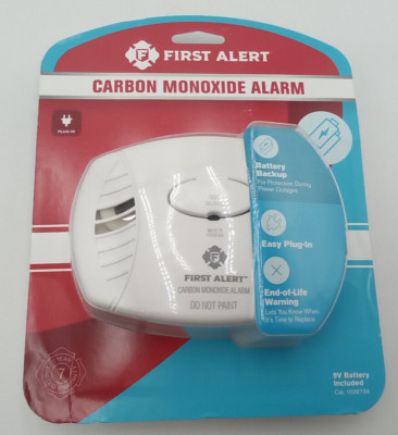 First Alert CO605-3 PlugIn Carbon Monoxide Alarm 9V Battery