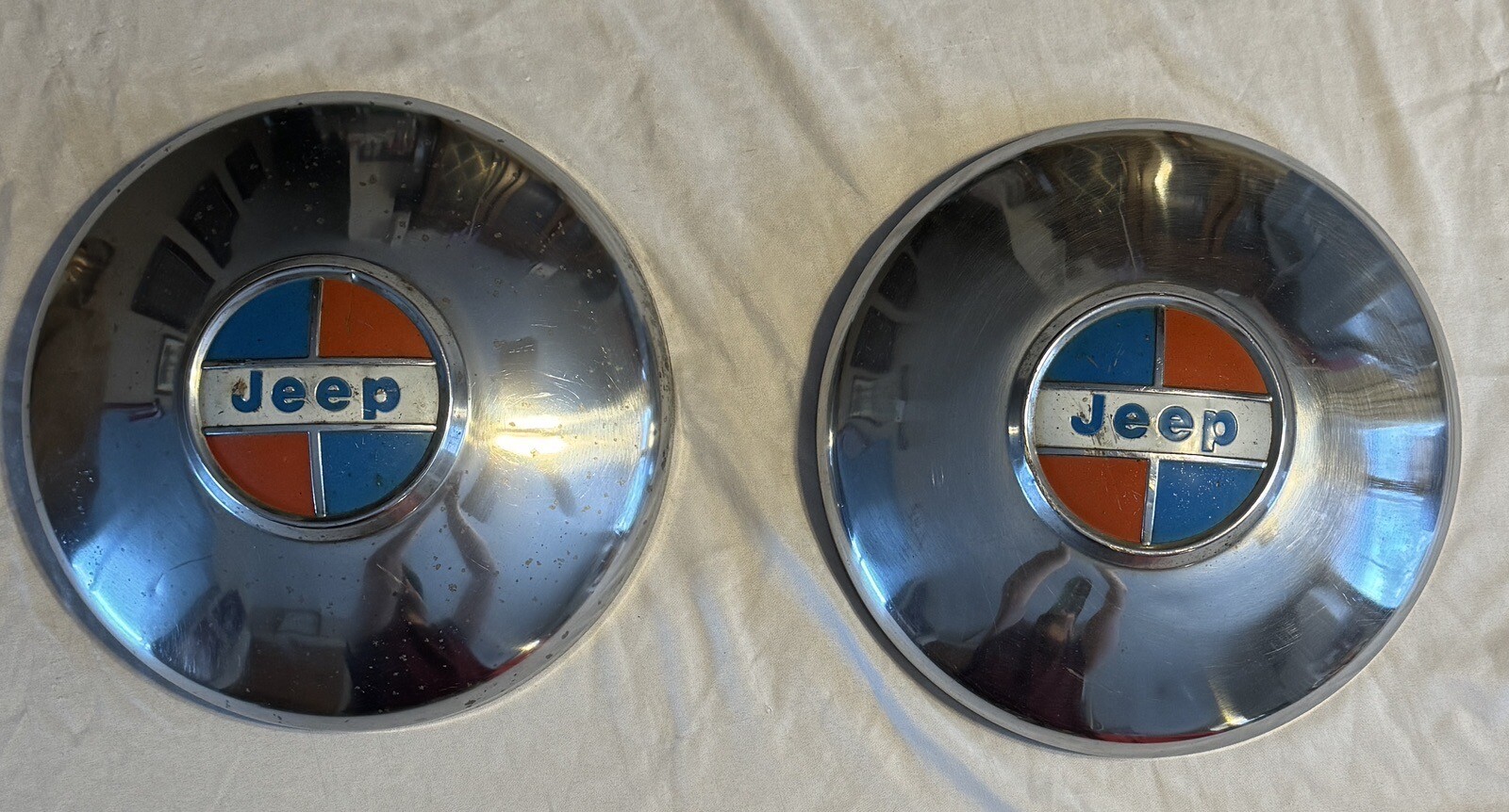Vintage KAISER ERA JEEP Hub Caps Gadiator Wagoneer CJ5 CJ6