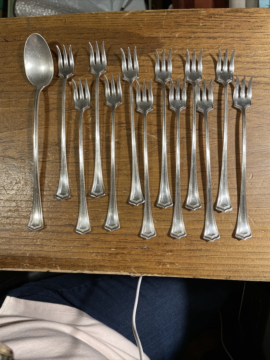 13 Pc 1881 Rogers Silverplate Flatware 1915 Scotia Pattern | eBay