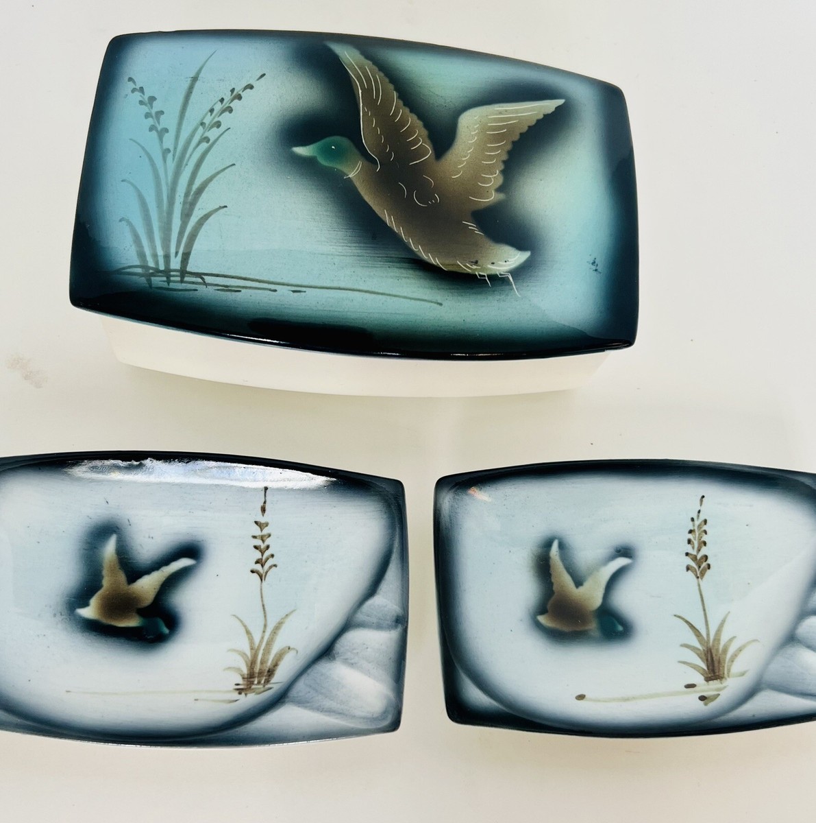 ceramic cigarette box VTG Ucago Ceramic Cigarette Box With 2 Nesting Ashtrays Waterfowl Design  JAPAN
