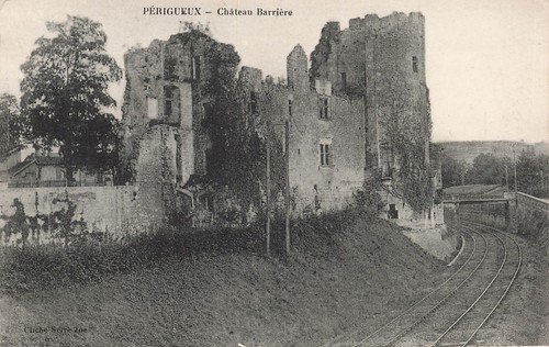 Périgueux : à la rencontre des chevaliers au château Barrière