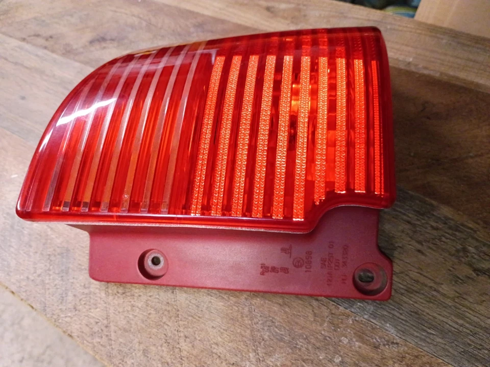 2006 - 09 Saab 9-5 Wagon RIGHT Outer Taillight Assembly  - Image 3 of 4