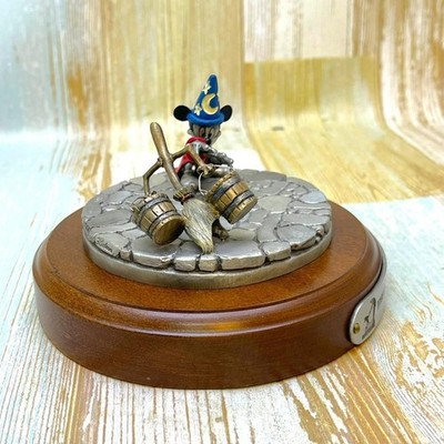 Mickey Mouse Fantasia Sorcerer Broom Wizard Apprentice Hudson Figure