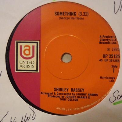 Shirley Bassey(7'' Vinyl 1st Issue)Something / Easy To Be Hard-UK-Ex/VG