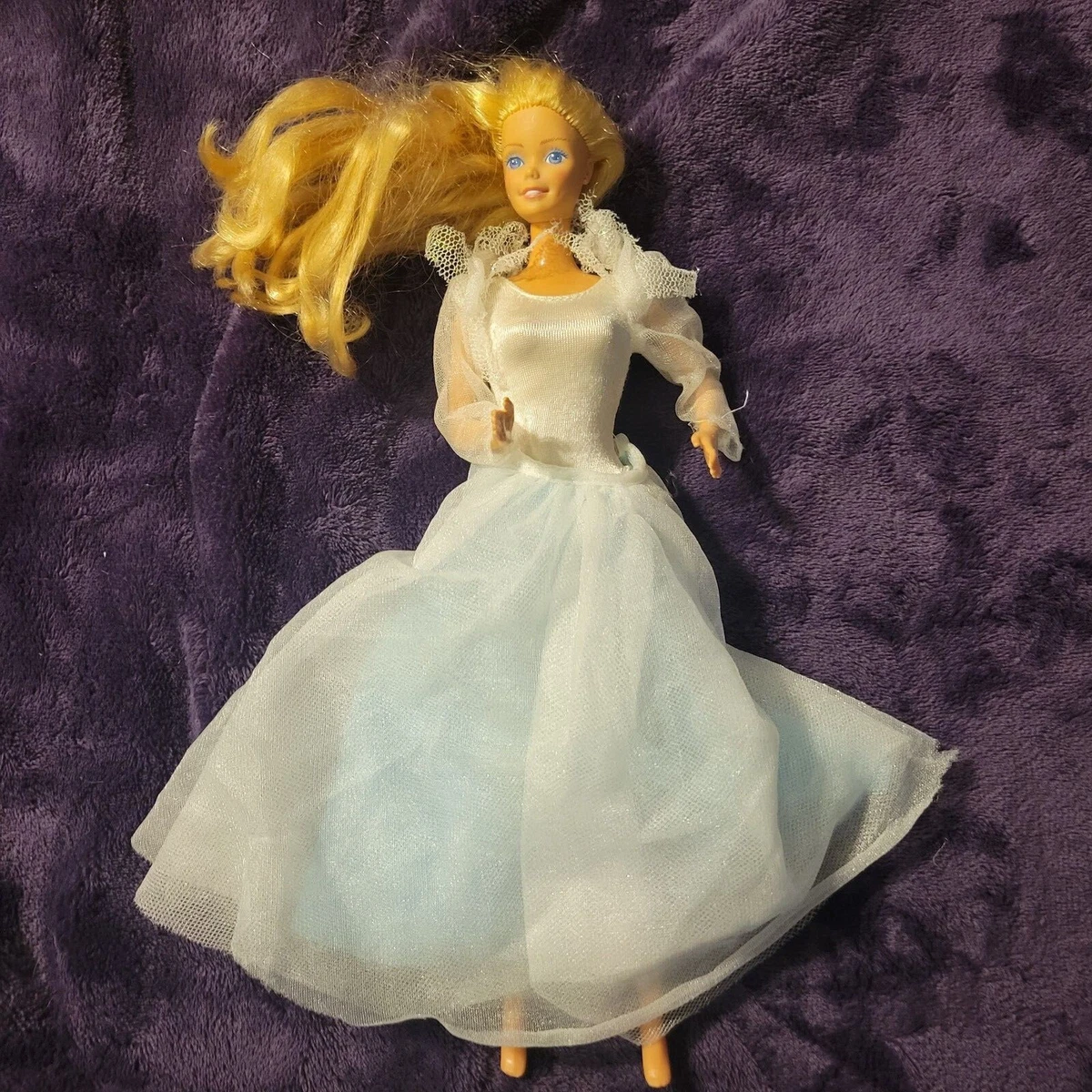 Ballerina Barbie with 3 outfits. 1980 s