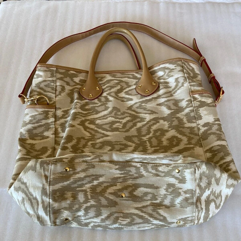 Bolso de Mano de Viaje Isaac Mizrahi XL Ikat Camuflaje Lona Tostado Foto 4 de 4