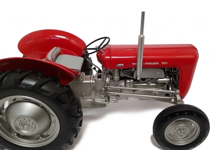 UNIVERSAL HOBBIES - Trattore limitato a 1000 pezzi - MASSEY FERGUSON 35 1957 ... - Immagine 3 di 4