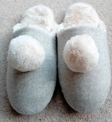 Totes Ladies Grey Tweed Fur Lined Pom-Pom Mule Slippers Sizes 5-6, 7-8 New  UK