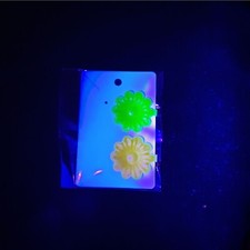 Vintage Barrettes Large Daisies 1970s NEW Blacklight Glow Set