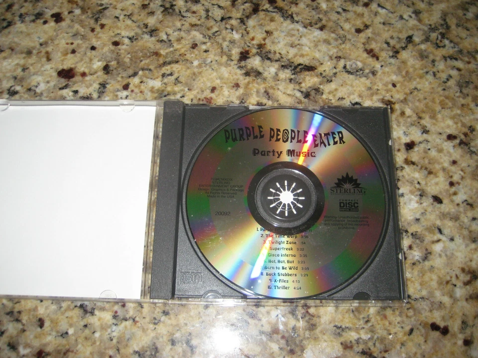 Purple People Eater Party Music CD Time Warp, Twilight Zone, Super Freak!  Foto 2 de 3