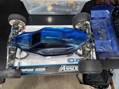 Team Associated RC10B7 B7 1/10 2wd Buggy Chassis w/ 2 Bodies Used +extra+upgrade