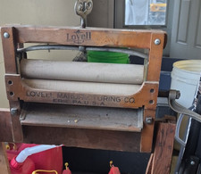 Lovell Antique Manual Clothes Wringer Wood Finish Brown Top-Loading Standard