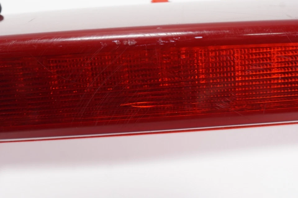 Cadillac Escalade EXT tapa maletero montaje alto lámpara de parada tercer freno OEM 2002-2013 Foto 3 de 4