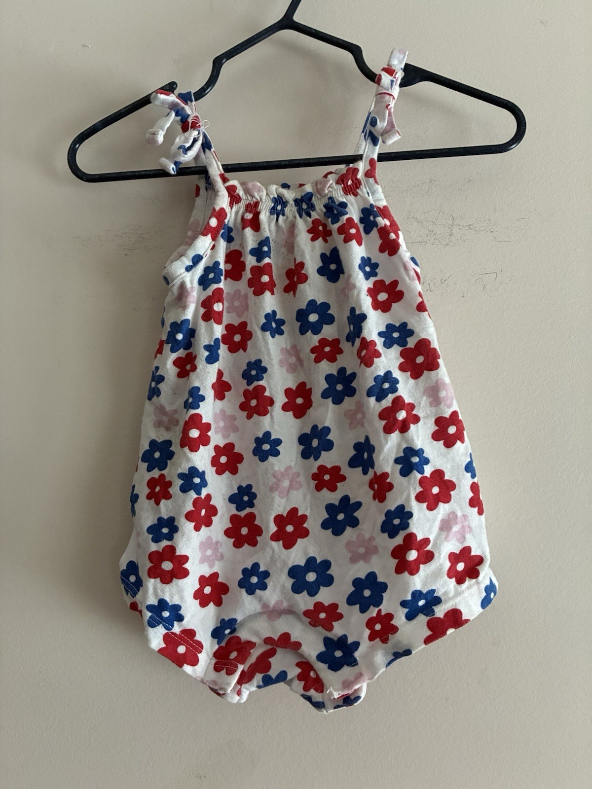 Old Navy Baby Girls Red Blue Flowers 100% Cotton Sleeveless Romper White 3-6 M