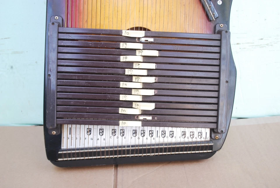 CHROMAHARP AUTOHARP 36 STRINGS - Image 3 of 4