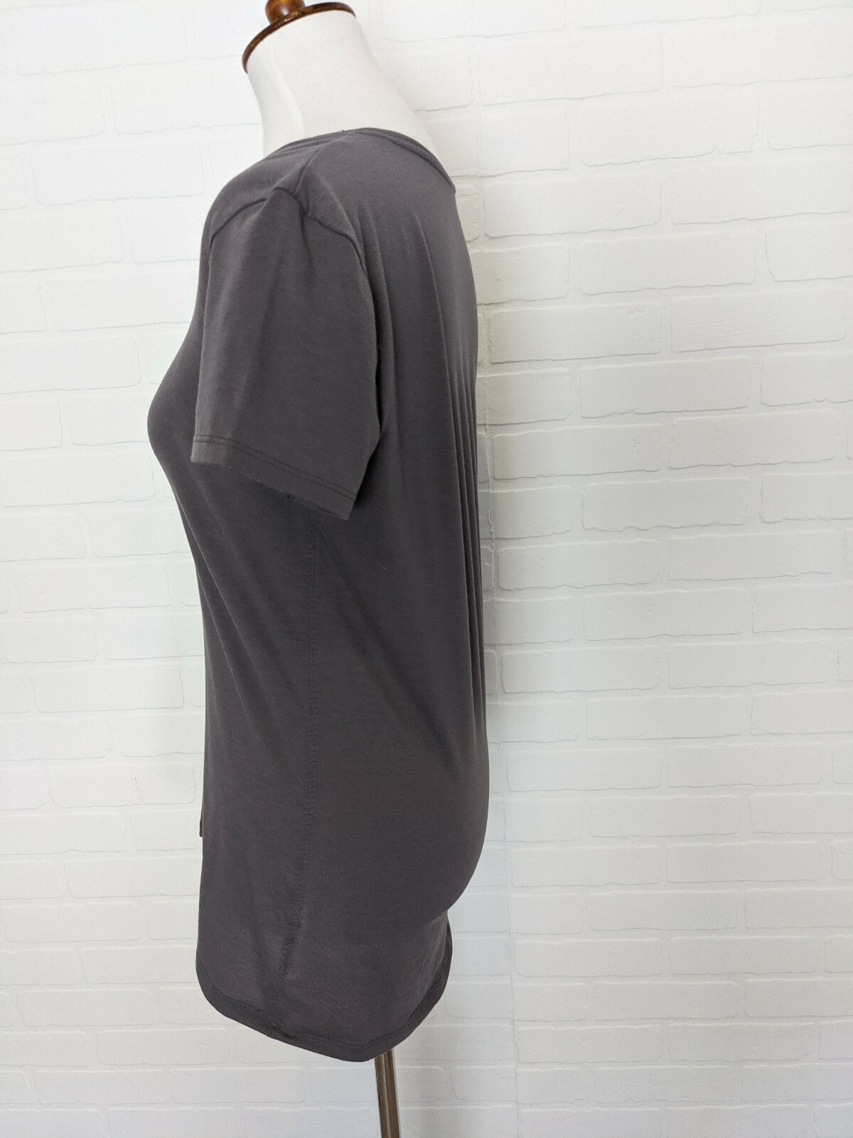 Athleta Silver Bells Gray Basic Wrinkle Free Shor… - image 3