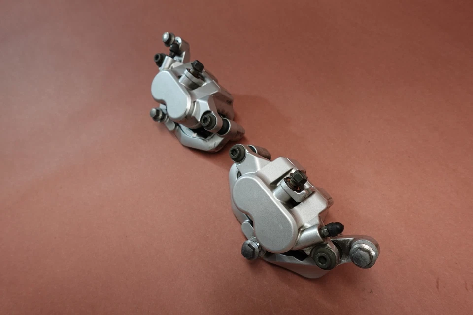 Pinza de freno delantera derecha izquierda 99-13 YAMAHA ROYAL STAR XVZ 1300 TF XVZ13 Foto 3 de 4