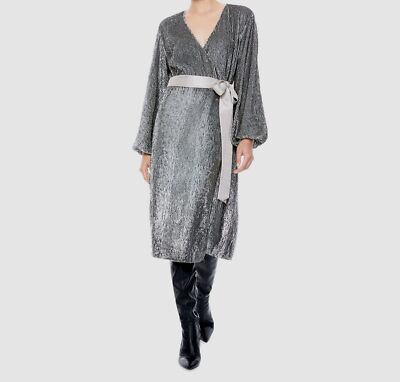 olivia grey wrap dress $695 Alice + Olivia Women's Silver Sequined Long Sleeve V-Neck Wrap Dress  Size 2
